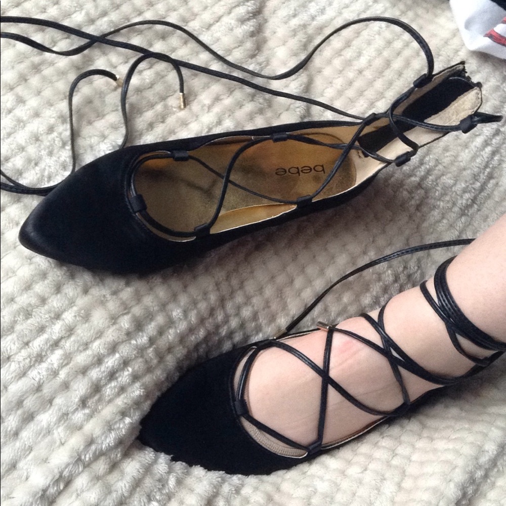 Laced up pointy real leather shoes